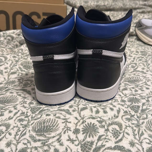 Air Jordan 1 Royal Toe 2020 Size 11.5 Used 9/10 condition - Picture 2 of 6